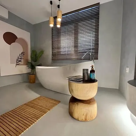 The Wilson Square Apartment