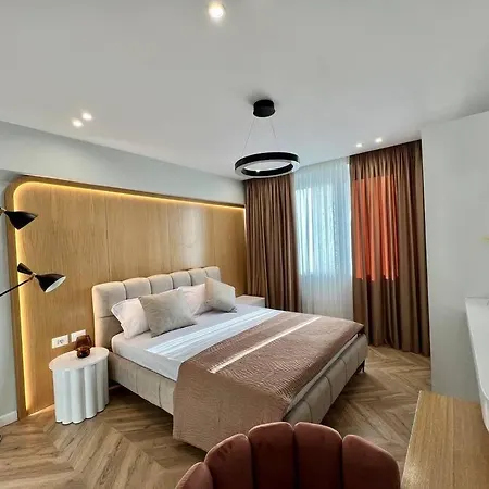 The Wilson Square Apartment *
